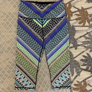 VS Cropped workout pants size medium